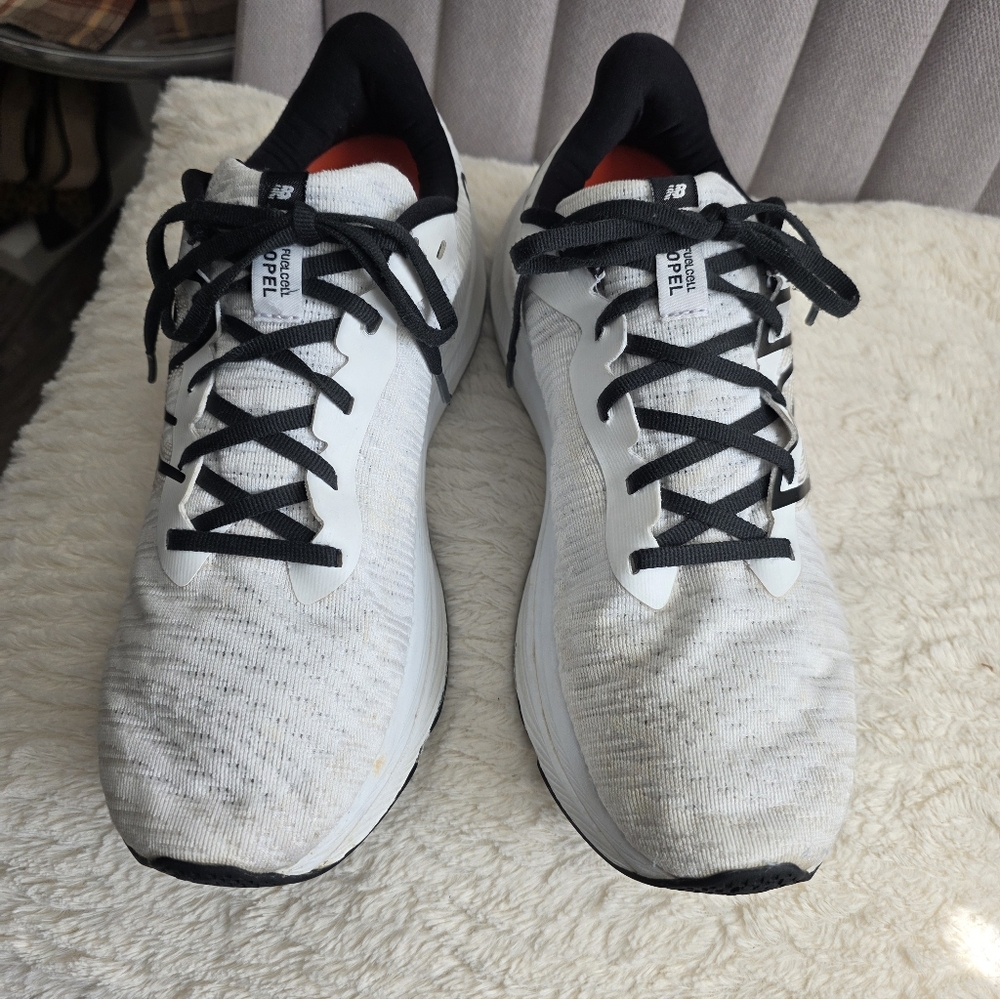 New Balance White and Black Sneakers Size 10.5 Men's Used Gread Condition.